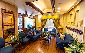 Comfort Hotel Suites